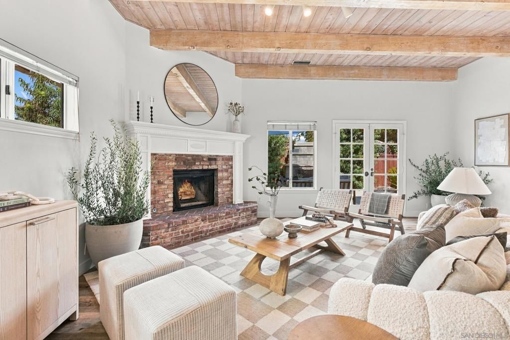 1644 Tamarack Ave, Carlsbad, CA 92008 — exterior