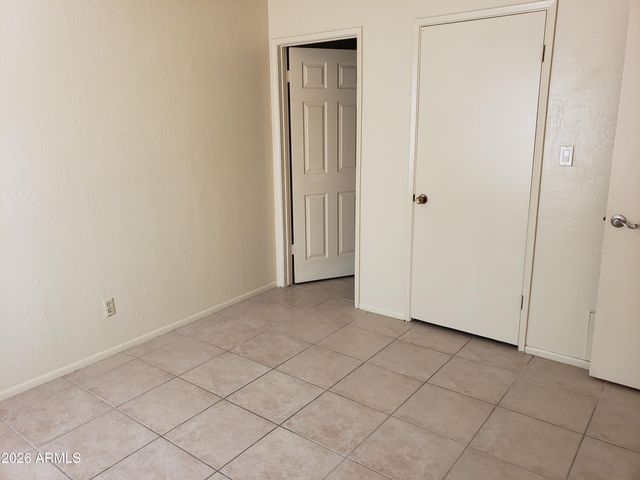 1536 S RIVER Drive E, Tempe, AZ 85281