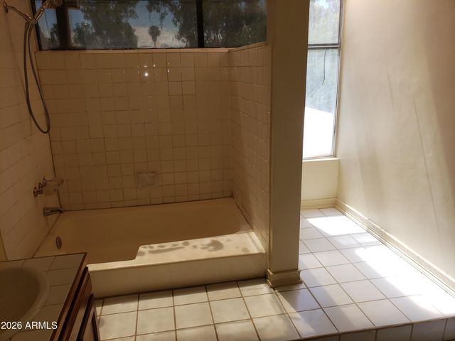 1536 S RIVER Drive E, Tempe, AZ 85281