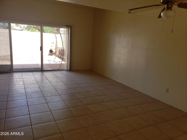 1536 S RIVER Drive E, Tempe, AZ 85281