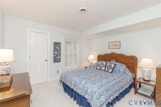 5724 Grove Forest Rd, Midlothian, VA 23112