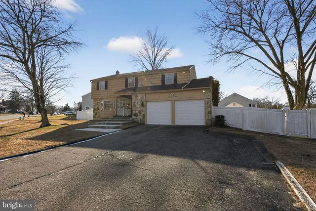 1943 BIRCHWOOD PK DR N, Cherry Hill, NJ 08003