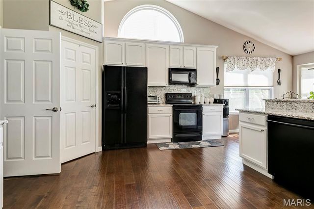 25 Aspen Ridge Court, St Peters, MO 63376