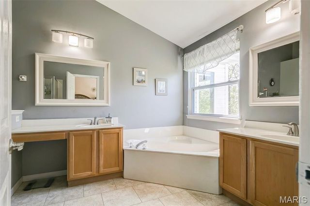 25 Aspen Ridge Court, St Peters, MO 63376