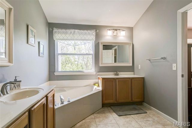 25 Aspen Ridge Court, St Peters, MO 63376