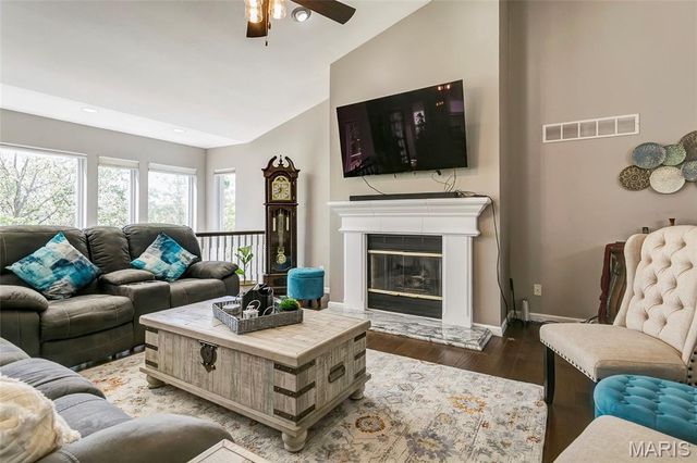 25 Aspen Ridge Court, St Peters, MO 63376