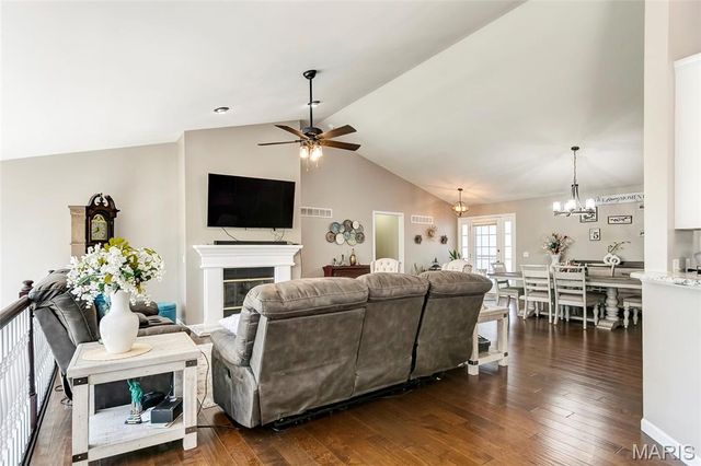 25 Aspen Ridge Court, St Peters, MO 63376