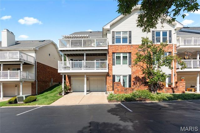 7356 Whitehall Colonial Lane, St Louis, MO 63119