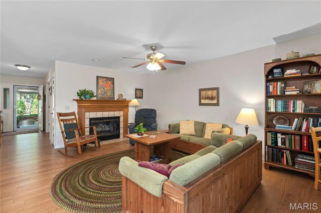 7356 Whitehall Colonial Lane, St Louis, MO 63119