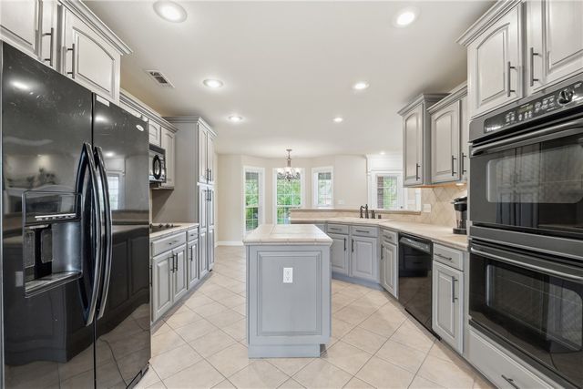 552 N Brices Cross Drive, Fayetteville, AR 72704