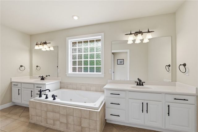 552 N Brices Cross Drive, Fayetteville, AR 72704