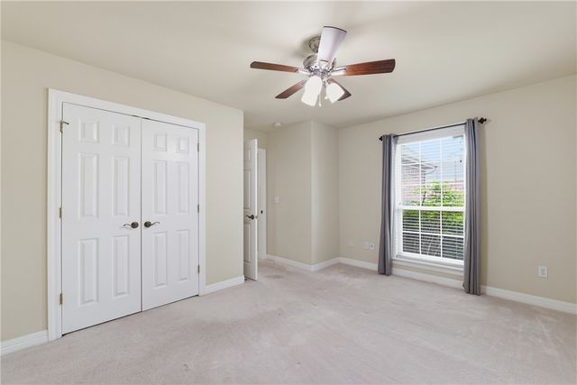 552 N Brices Cross Drive, Fayetteville, AR 72704