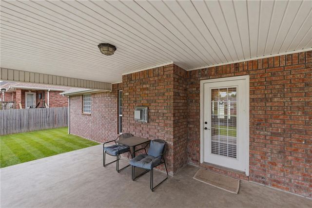 552 N Brices Cross Drive, Fayetteville, AR 72704