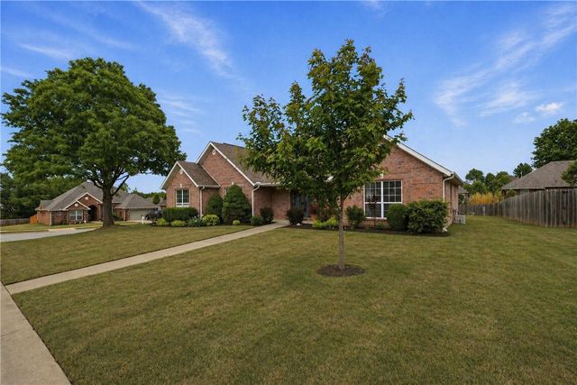 552 N Brices Cross Drive, Fayetteville, AR 72704