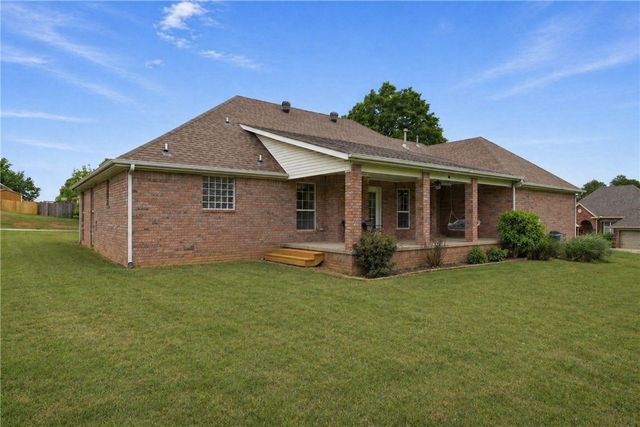 552 N Brices Cross Drive, Fayetteville, AR 72704