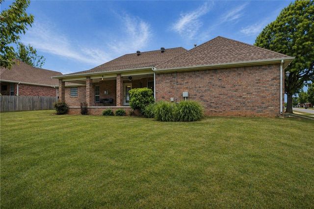 552 N Brices Cross Drive, Fayetteville, AR 72704