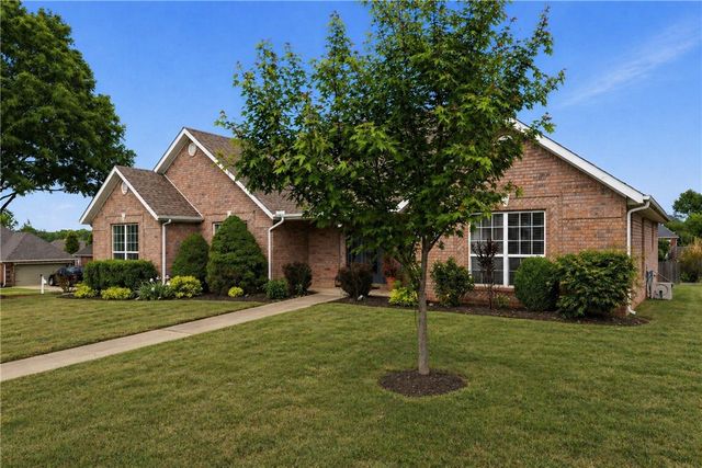 552 N Brices Cross Drive, Fayetteville, AR 72704