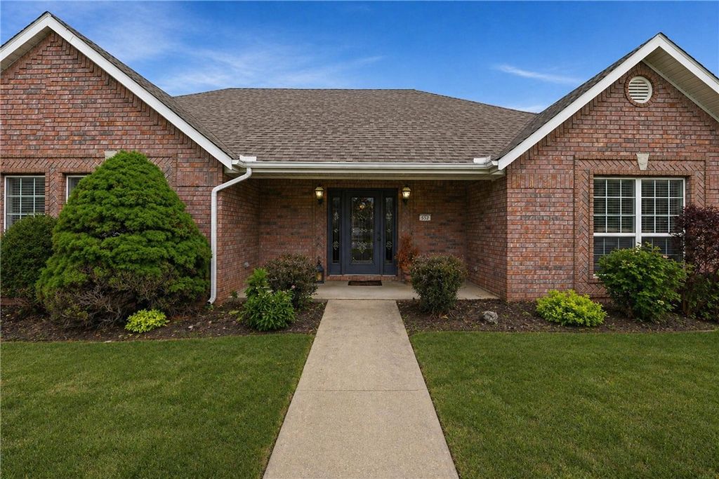 552 N Brices Cross Drive, Fayetteville, AR 72704