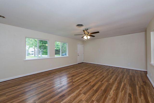 10613 Willowgrove Drive, Houston, TX 77035