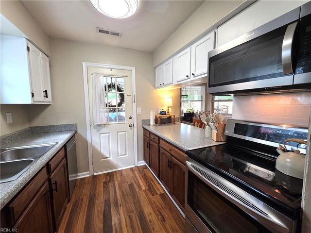 4728 Skipjack CT, Virginia Beach, VA 23464