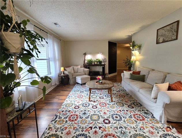 4728 Skipjack CT, Virginia Beach, VA 23464