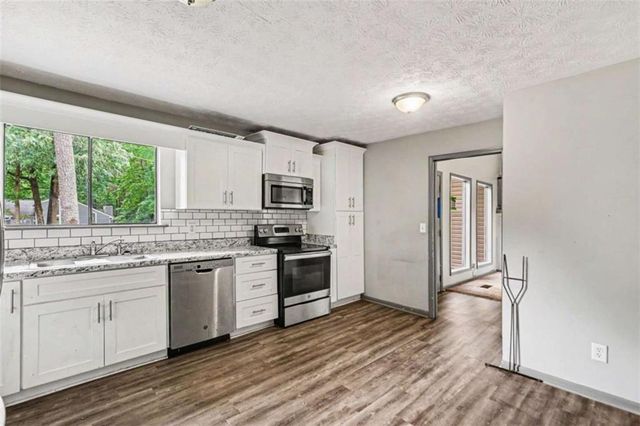 6742 Oakland Drive, Douglasville, GA 30135