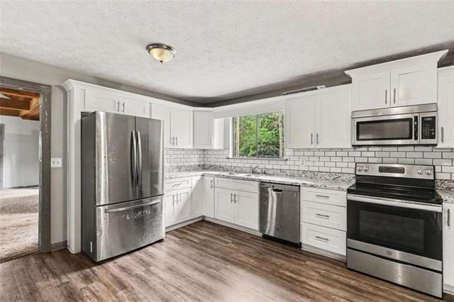 6742 Oakland Drive, Douglasville, GA 30135
