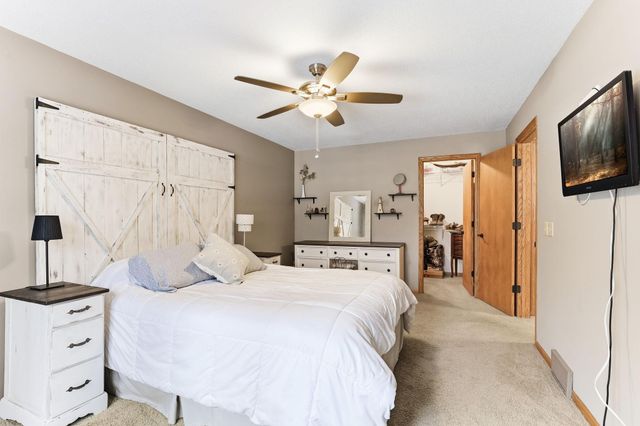 4226 Bridgewood Terrace, Vadnais Heights, MN 55127