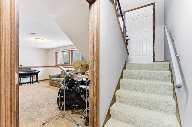 4226 Bridgewood Terrace, Vadnais Heights, MN 55127