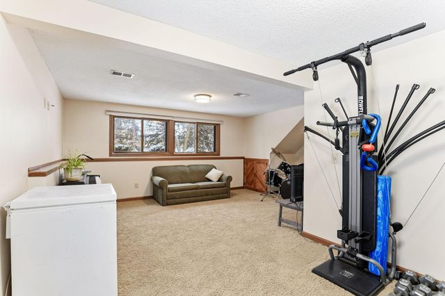 4226 Bridgewood Terrace, Vadnais Heights, MN 55127