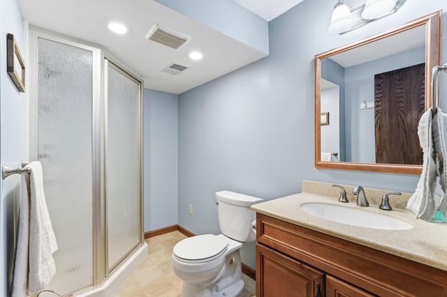 4226 Bridgewood Terrace, Vadnais Heights, MN 55127