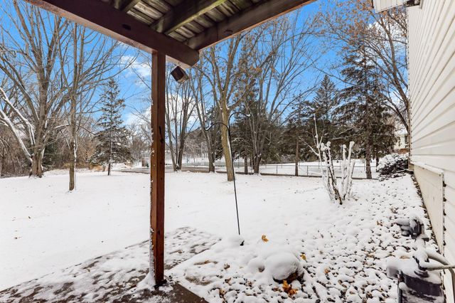 4226 Bridgewood Terrace, Vadnais Heights, MN 55127