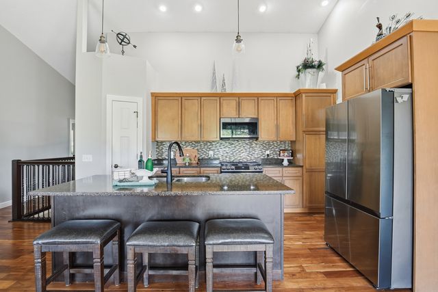 4 FRONTIER Court, Leclaire, IA 52753