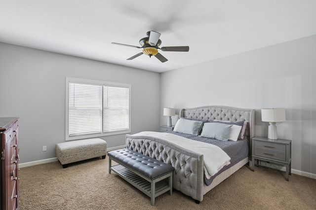 4 FRONTIER Court, Leclaire, IA 52753