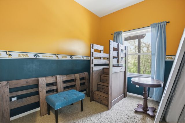 4 FRONTIER Court, Leclaire, IA 52753