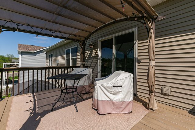 4 FRONTIER Court, Leclaire, IA 52753