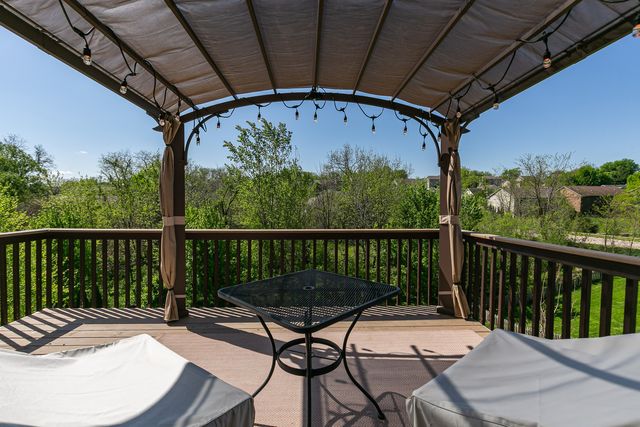 4 FRONTIER Court, Leclaire, IA 52753