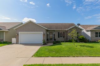 4 FRONTIER Court, Leclaire, IA 52753
