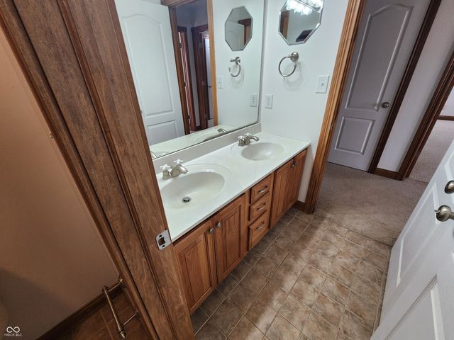 7215 Lockford Walk N, Avon, IN 46123