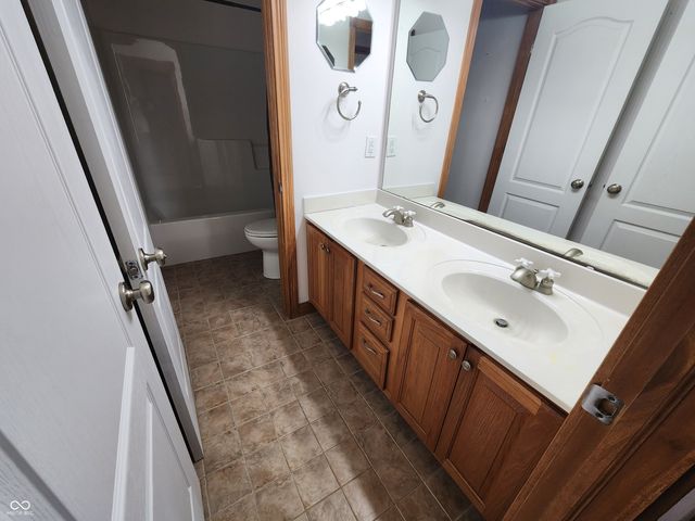 7215 Lockford Walk N, Avon, IN 46123