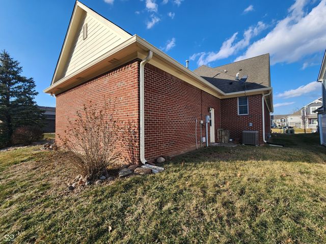 7215 Lockford Walk N, Avon, IN 46123