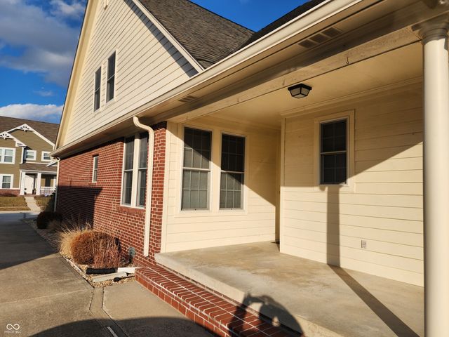 7215 Lockford Walk N, Avon, IN 46123