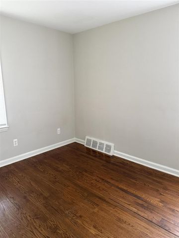 20202 Washtenaw Street, Harper Woods, MI 48225