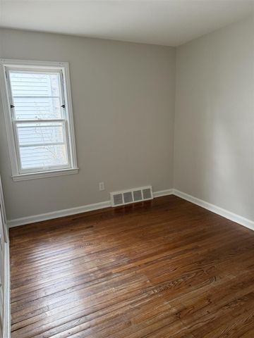 20202 Washtenaw Street, Harper Woods, MI 48225