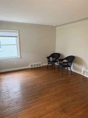 20202 Washtenaw Street, Harper Woods, MI 48225