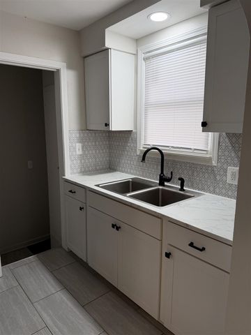 20202 Washtenaw Street, Harper Woods, MI 48225