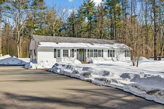 370 W Townsend Rd, Lunenburg, MA 01462