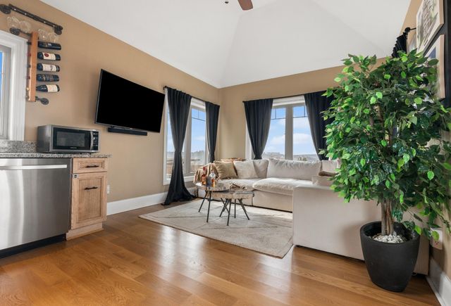 101 Watch Hill Lane, Newport, KY 41071