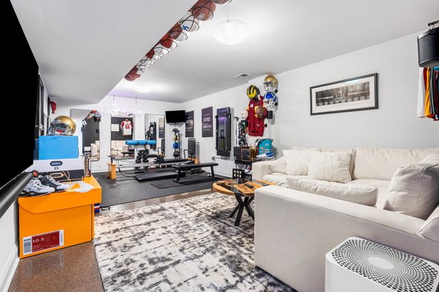 101 Watch Hill Lane, Newport, KY 41071