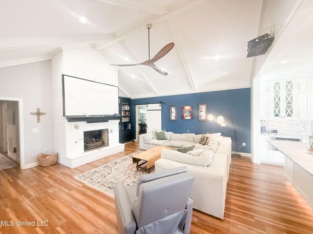 11 Moss Forest Circle, Jackson, MS 39211